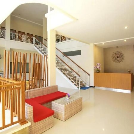 Kuta Suci Guesthouse エクステリア 写真