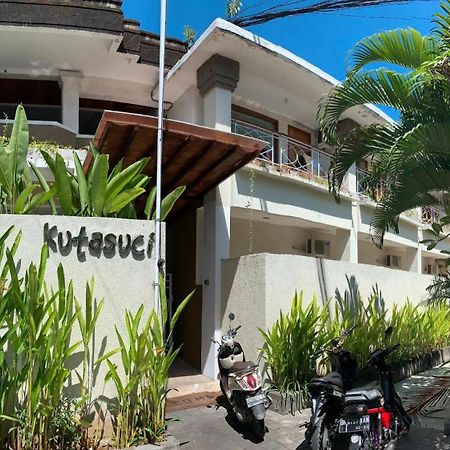 Kuta Suci Guesthouse エクステリア 写真