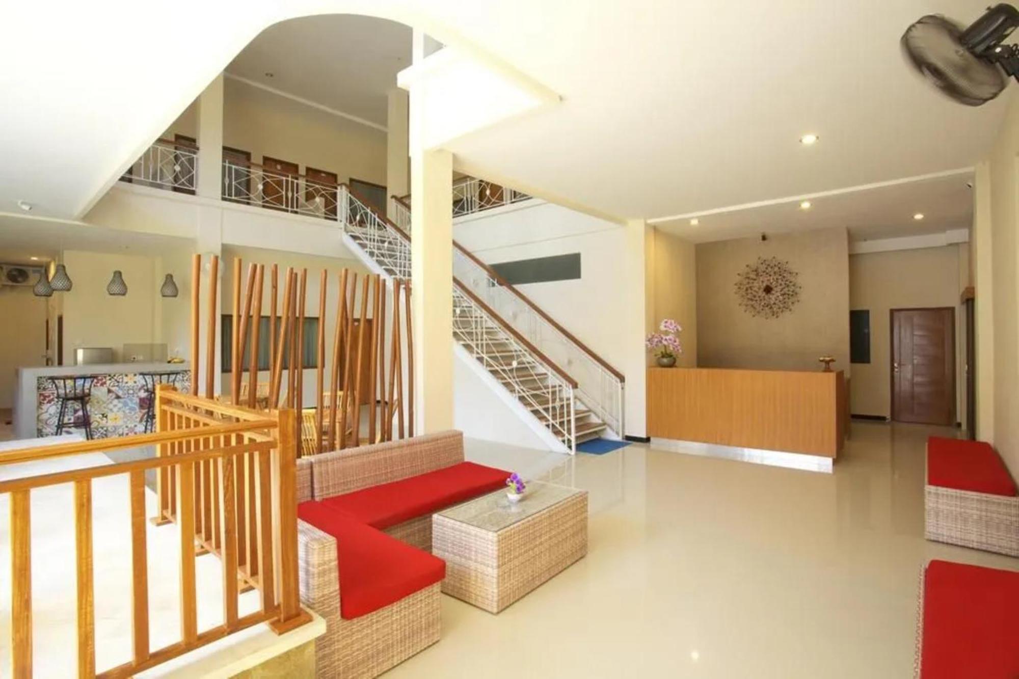 Kuta Suci Guesthouse エクステリア 写真