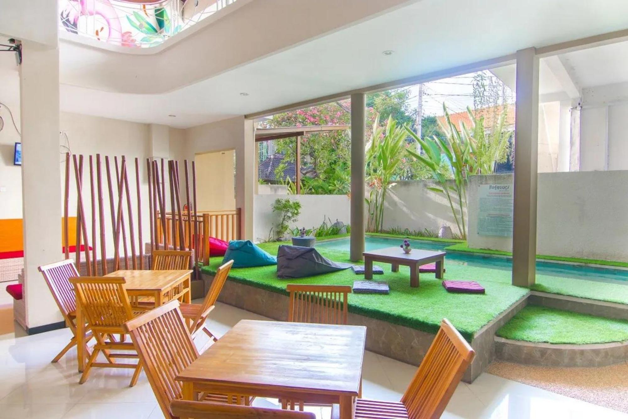 Kuta Suci Guesthouse エクステリア 写真