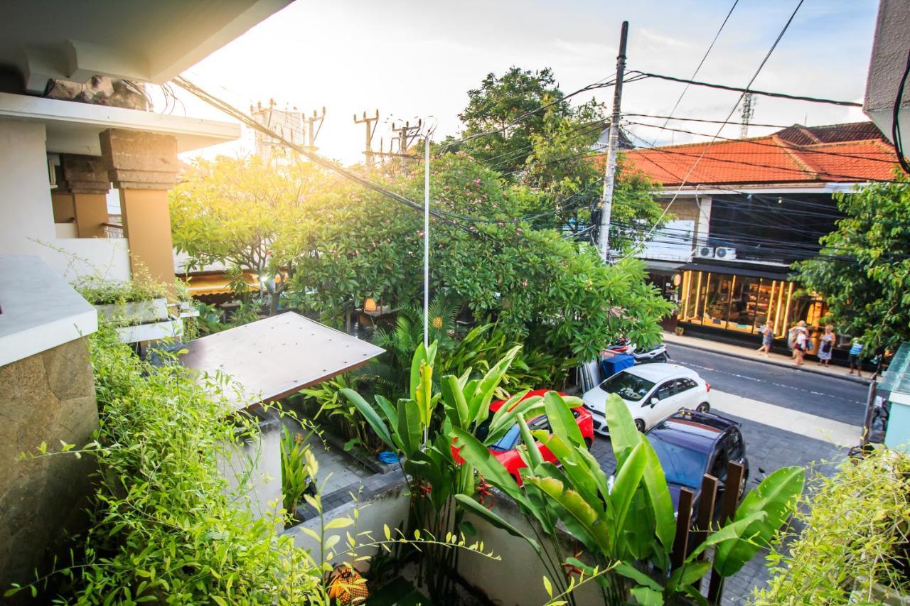 Kuta Suci Guesthouse エクステリア 写真
